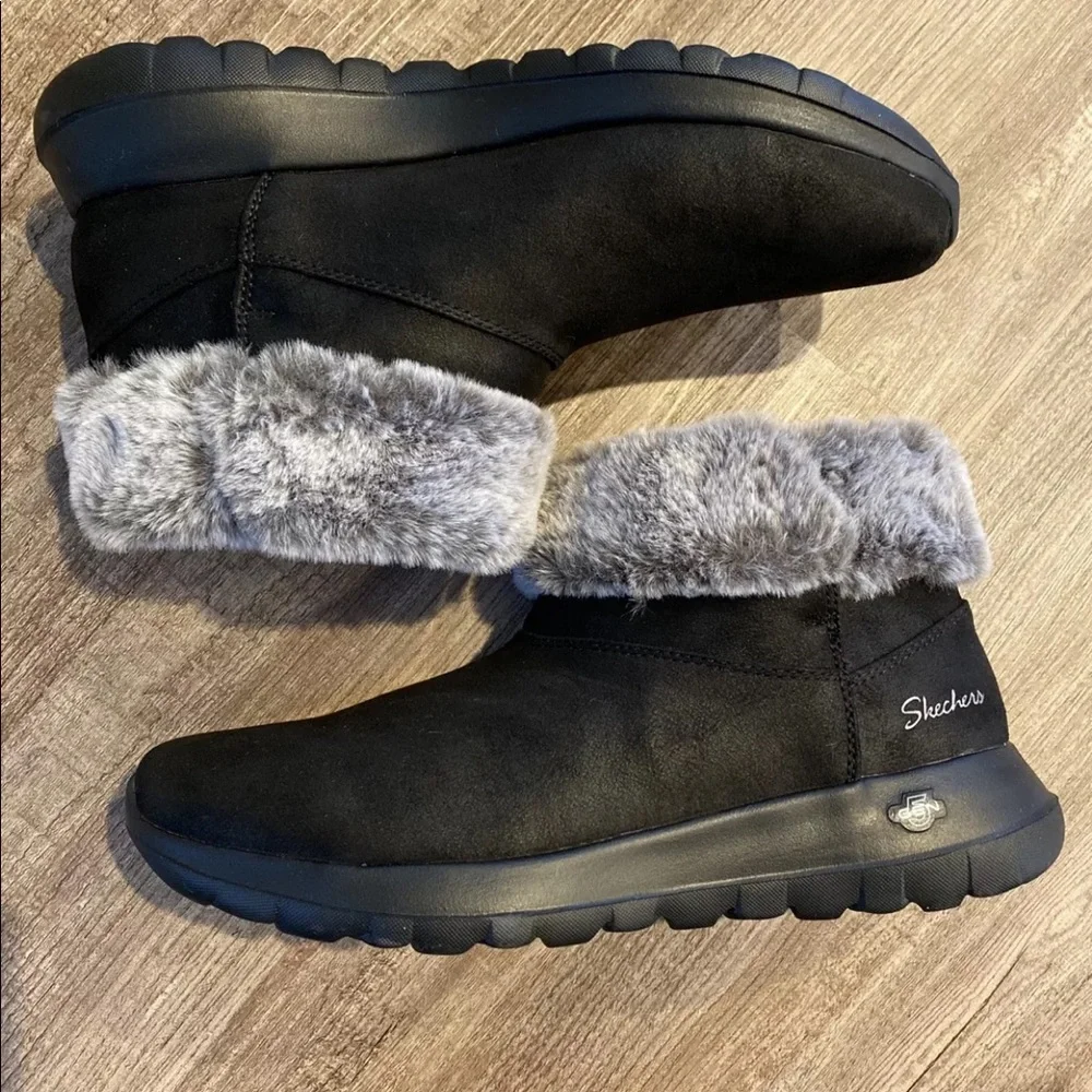 New! Skechers GoWalk Boots - Picture 3 of 6